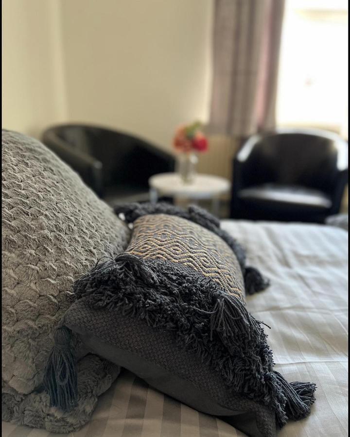 The Belle Vue Through The Looking Glass Hotel Tredegar Екстериор снимка