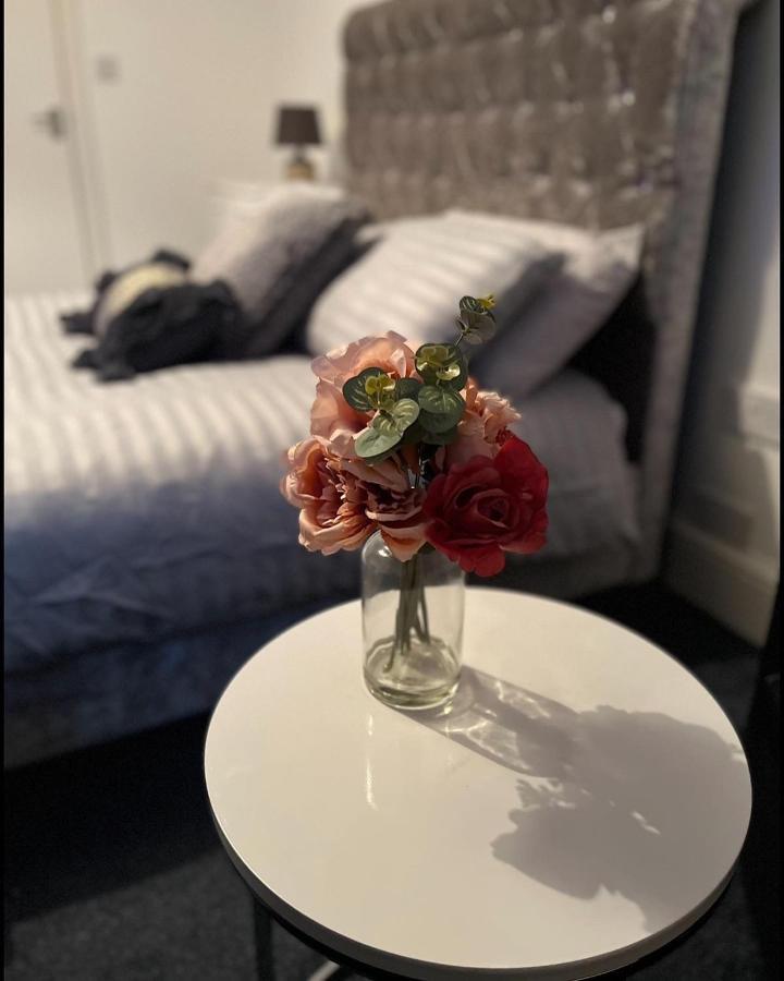The Belle Vue Through The Looking Glass Hotel Tredegar Екстериор снимка
